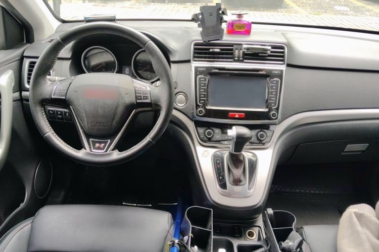 Used Haval H6 2015 Sport Edition 1.5T Automatic Two-Wheel Drive Luxury Model Center Console