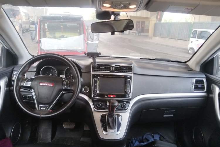 Used Haval H6 2015 Sport Edition 1.5T Automatic Two-Wheel Drive Luxury Model Center Console