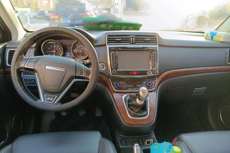 Used Haval H6 2015 Revised Version Sport Edition 1.5T Manual Transmission Two-Wheel Drive Elite Grade Center Console