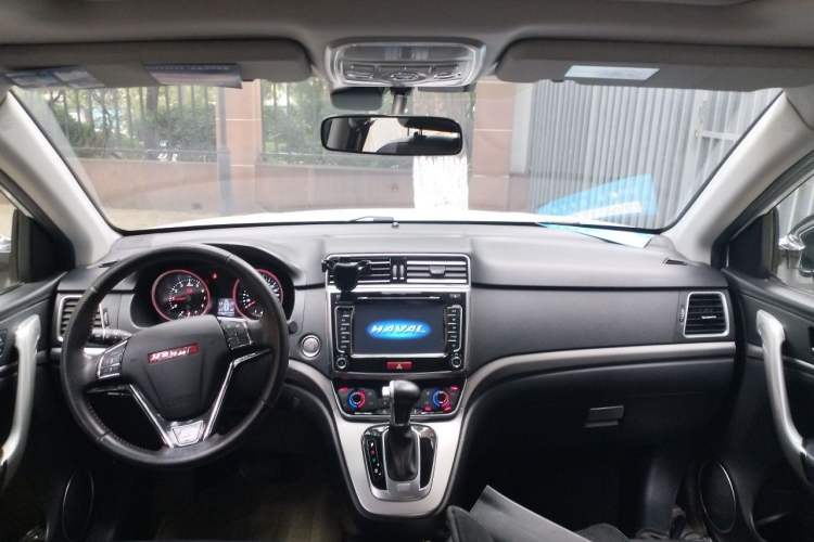 Used Haval H6 2015 Sport Edition 1.5T Automatic Two-Wheel Drive Luxury Model Center Console