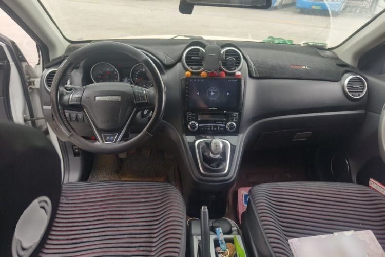 Used Haval H6 2015 Upgraded Model 1.5T Manual Two-Wheel Drive Elite Version Center Console