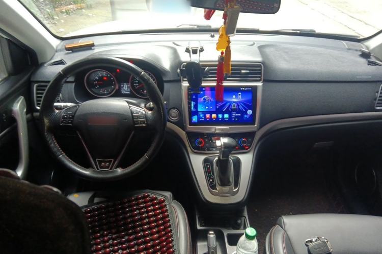 Used Haval H6 2015 Sport Edition 1.5T Automatic Two-Wheel Drive Luxury Model Center Console