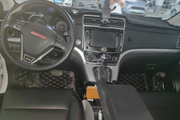 Used Haval H6 2015 Sport Edition 1.5T Automatic Two-Wheel Drive Luxury Model Center Console