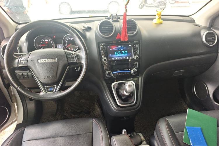 Used Haval H6 2015 Upgraded Model 1.5T Manual Two-Wheel Drive Elite Version Center Console