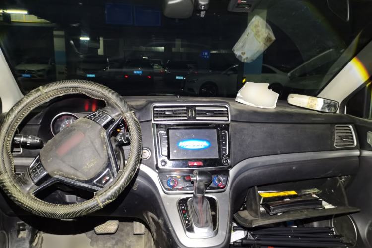 Used Haval H6 2015 Sport Edition 1.5T Automatic Two-Wheel Drive Luxury Model Center Console