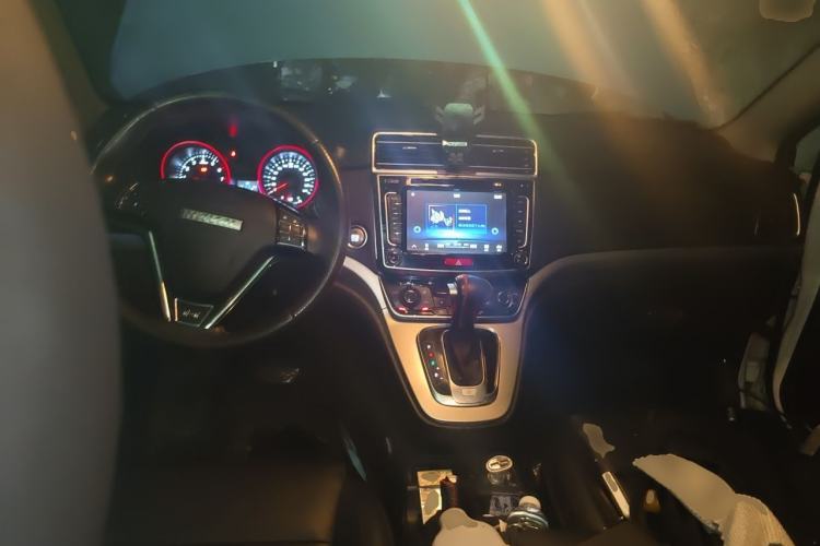 Used Haval H6 2015 Sport Edition 1.5T Automatic Two-Wheel Drive Luxury Model Center Console