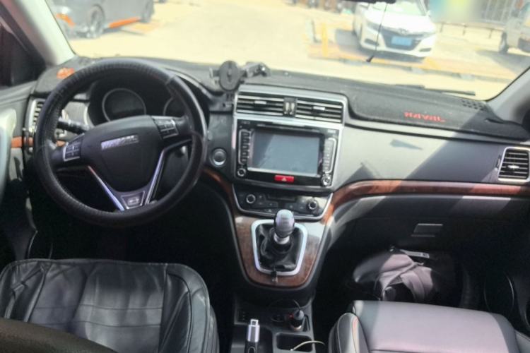 Used Haval H6 2015 Sport Edition 1.5T Manual Two-Wheel Drive Elite Model Center Console