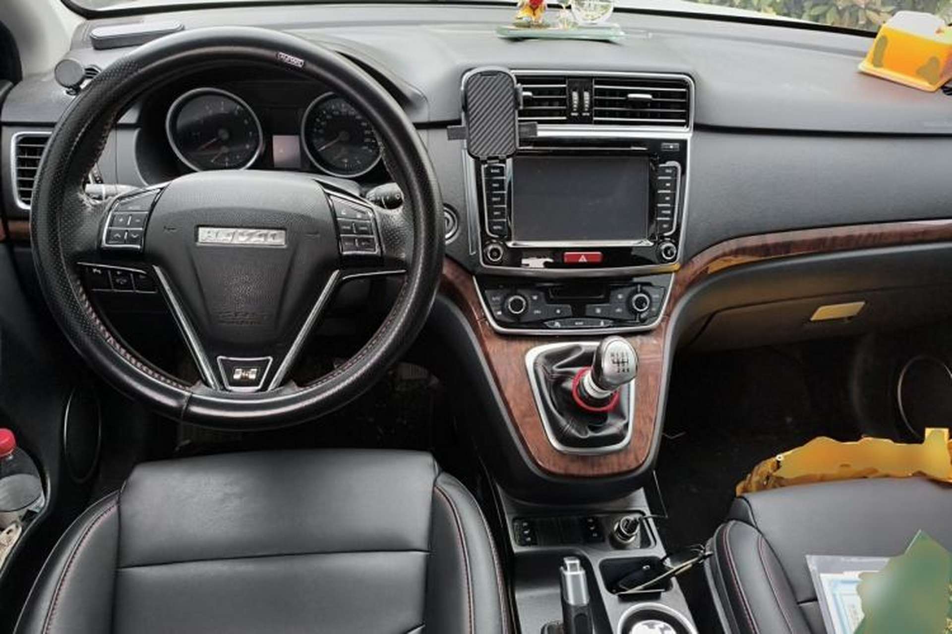 Used Haval H6 2015 Sport Edition 1.5T Manual Two-Wheel Drive Elite Model Center Console