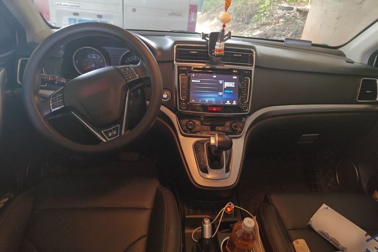 Used Haval H6 2015 Sport Edition 1.5T Automatic Two-Wheel Drive Luxury Model Center Console