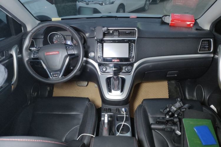 Used Haval H6 2015 Sport Edition 1.5T Automatic Two-Wheel Drive Luxury Model Center Console