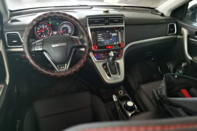 Used Haval H6 2015 Sport Edition 1.5T Automatic Two-Wheel Drive Luxury Model Center Console