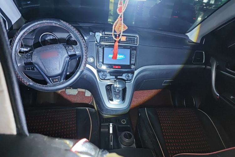 Used Haval H6 2015 Sport Edition 1.5T Automatic Two-Wheel Drive Luxury Model Center Console
