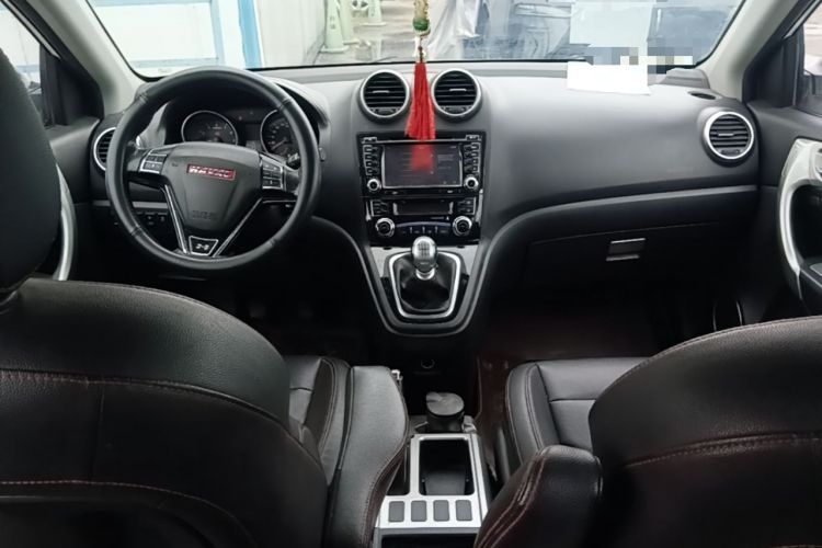 Used Haval H6 2015 Upgraded Model 1.5T Manual Two-Wheel Drive Elite Version Center Console