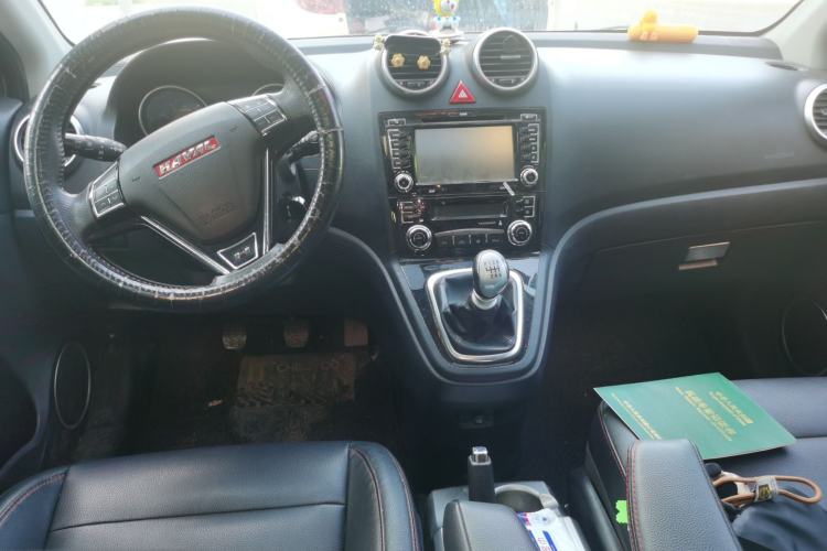 Used Haval H6 2015 Upgraded Model 1.5T Manual Two-Wheel Drive Elite Version Center Console