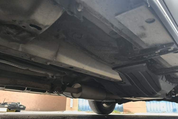 Used Haval H6 2015 Revised Version Sport Edition 1.5T Manual Transmission Two-Wheel Drive Elite Grade Chassis Front Left