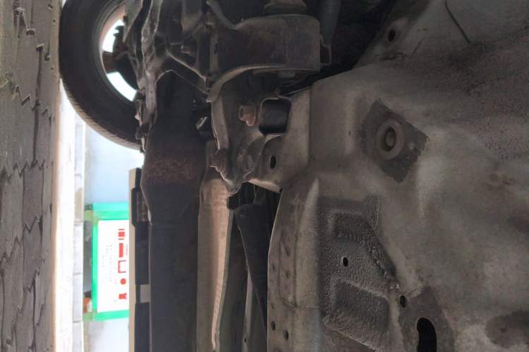 Used Haval H6 2015 Upgraded Model 1.5T Manual Two-Wheel Drive Elite Version Chassis Front Left