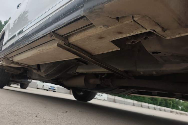 Used Haval H6 2015 Upgraded Model 1.5T Manual Two-Wheel Drive Elite Version Chassis Front Right