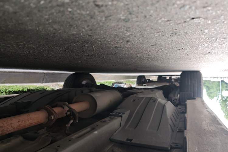 Used Haval H6 2015 Upgraded Model 1.5T Manual Two-Wheel Drive Elite Version Chassis Front Right