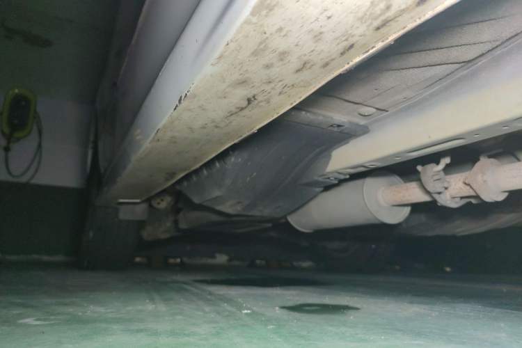 Used Haval H6 2015 Upgraded Model 1.5T Manual Two-Wheel Drive Elite Version Chassis Front Right