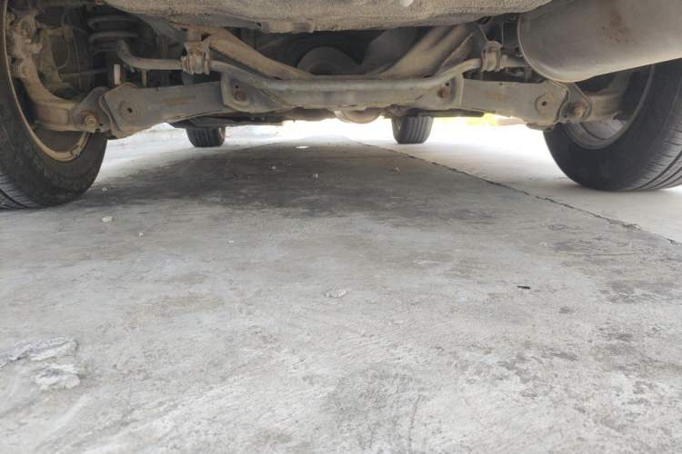 Used Haval H6 2015 Upgraded Model 1.5T Manual Two-Wheel Drive Elite Version Chassis Front Right