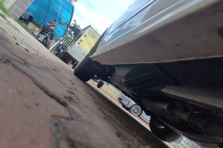 Used Haval H6 2015 Upgraded Model 1.5T Manual Two-Wheel Drive Elite Version Chassis Front Right