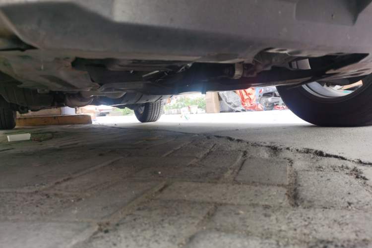Used Haval H6 2015 Upgraded Model 1.5T Manual Two-Wheel Drive Elite Version Chassis Front Right