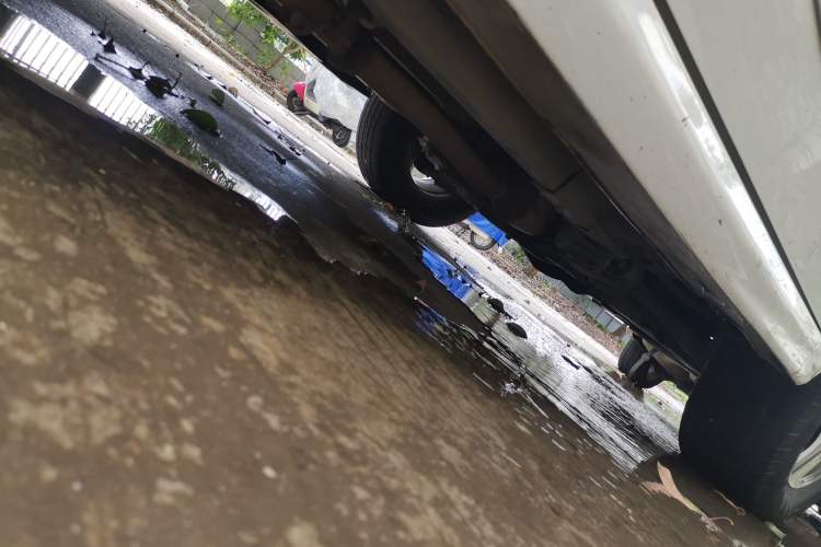 Used Haval H6 2015 Upgraded Model 1.5T Manual Two-Wheel Drive Elite Version Chassis Front Right