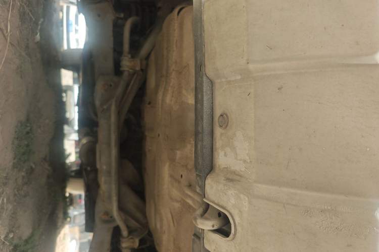 Used Haval H6 2015 Upgraded Model 1.5T Manual Two-Wheel Drive Elite Version Chassis Rear