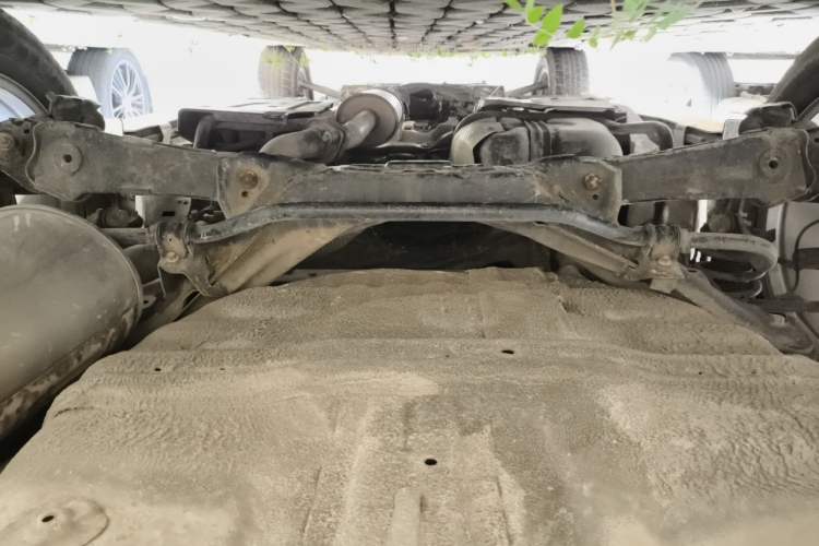 Used Haval H6 2015 Upgraded Model 1.5T Manual Two-Wheel Drive Elite Version Chassis Rear