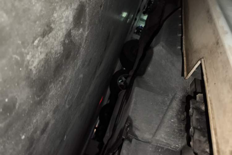Used Haval H6 2015 Upgraded Model 1.5T Manual Two-Wheel Drive Elite Version Chassis Rear Left