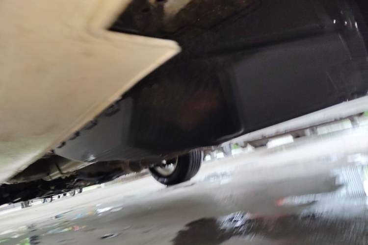 Used Haval H6 2015 Upgraded Model 1.5T Manual Two-Wheel Drive Elite Version Chassis Rear Left