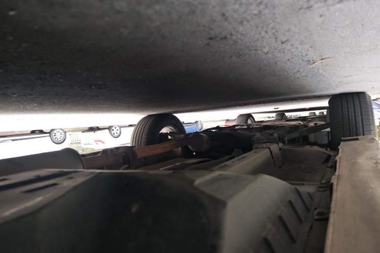 Used Haval H6 2015 Upgraded Model 1.5T Manual Two-Wheel Drive Elite Version Chassis Rear Left