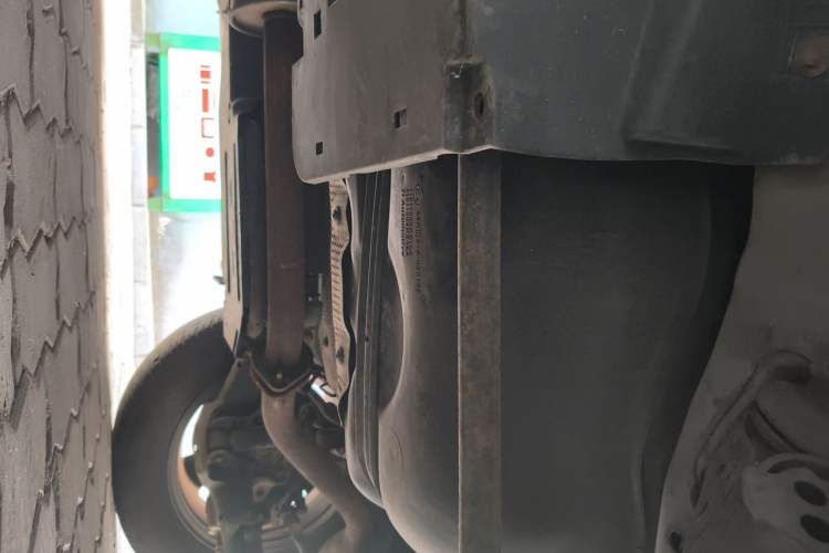 Used Haval H6 2015 Upgraded Model 1.5T Manual Two-Wheel Drive Elite Version Chassis Rear Left