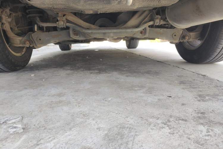 Used Haval H6 2015 Upgraded Model 1.5T Manual Two-Wheel Drive Elite Version Chassis Rear