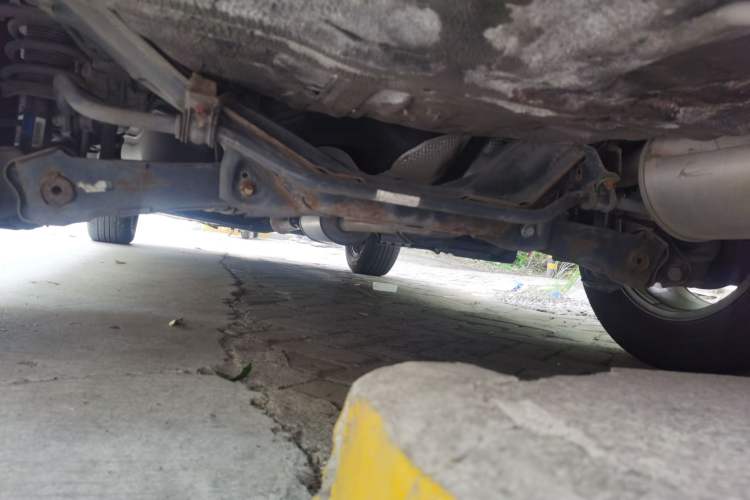 Used Haval H6 2015 Upgraded Model 1.5T Manual Two-Wheel Drive Elite Version Chassis Rear