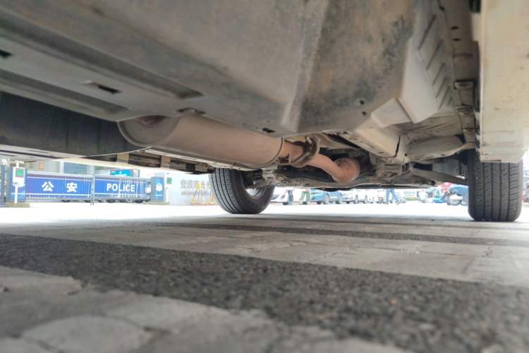Used Haval H6 2015 Upgraded Model 1.5T Manual Two-Wheel Drive Elite Version Chassis Rear Right