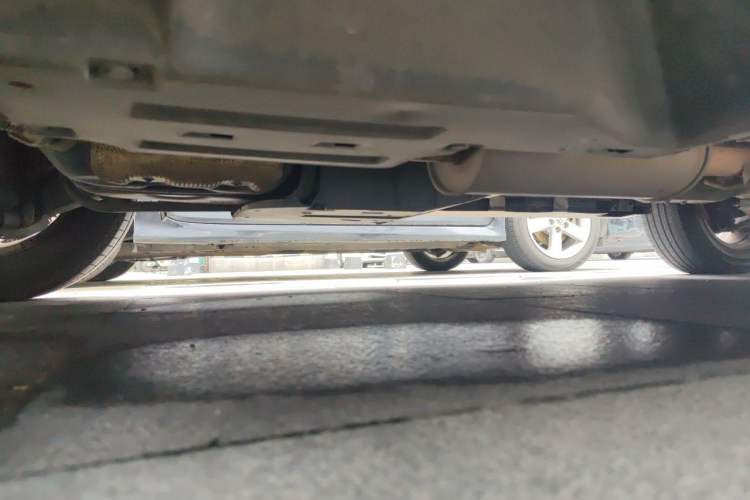 Used Haval H6 2015 Upgraded Model 1.5T Manual Two-Wheel Drive Elite Version Chassis Rear Right