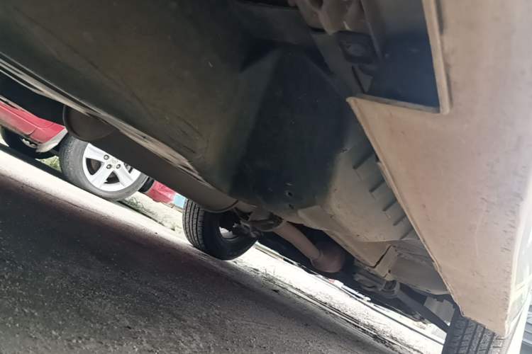 Used Haval H6 2015 Upgraded Model 1.5T Manual Two-Wheel Drive Elite Version Chassis Rear Right