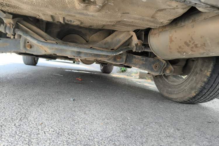 Used Haval H6 2015 Upgraded Model 1.5T Manual Two-Wheel Drive Elite Version Chassis Rear