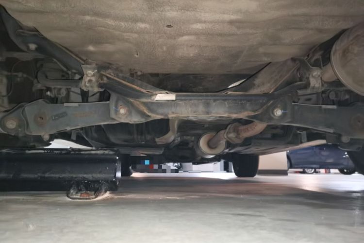 Used Haval H6 2015 Upgraded Model 1.5T Manual Two-Wheel Drive Elite Version Chassis Rear