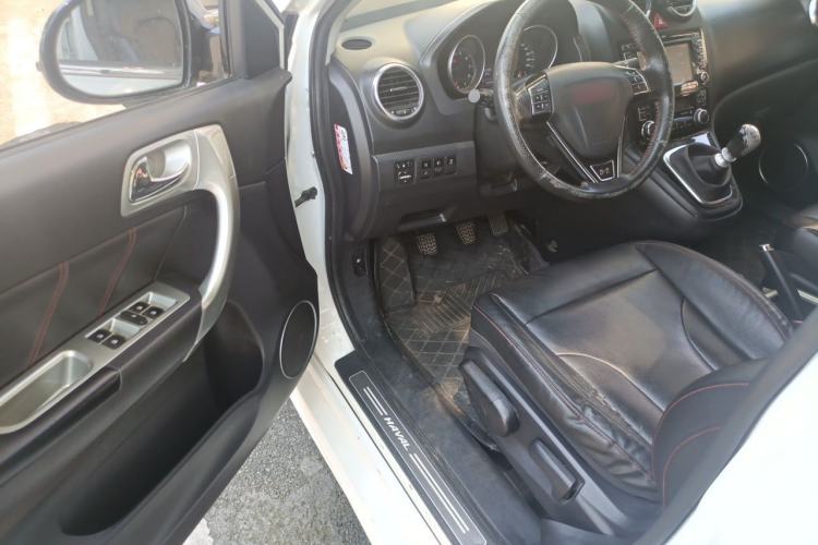 Used Haval H6 2015 Upgraded Model 1.5T Manual Two-Wheel Drive Elite Version Driver Seat