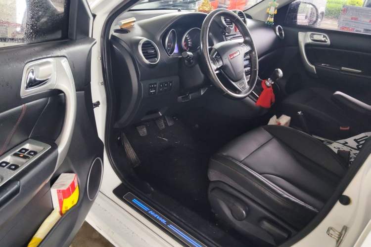 Used Haval H6 2015 Upgraded Model 1.5T Manual Two-Wheel Drive Elite Version Driver Seat