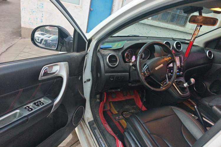 Used Haval H6 2015 Upgraded Model 1.5T Manual Two-Wheel Drive Elite Version Driver Seat