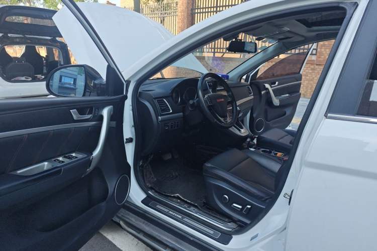 Used Haval H6 2015 Sport Edition 1.5T Automatic Two-Wheel Drive Luxury Model Driver Seat