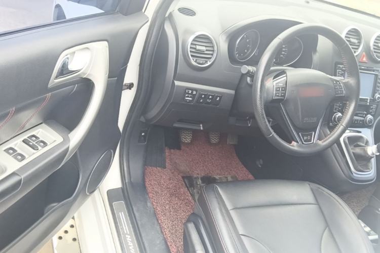 Used Haval H6 2015 Upgraded Model 1.5T Manual Two-Wheel Drive Elite Version Driver Seat