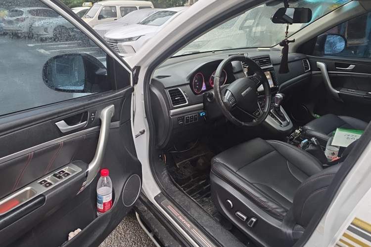 Used Haval H6 2015 Sport Edition 1.5T Automatic Two-Wheel Drive Luxury Model Driver Seat