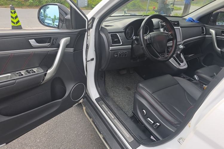 Used Haval H6 2015 Sport Edition 1.5T Automatic Two-Wheel Drive Luxury Model Driver Seat