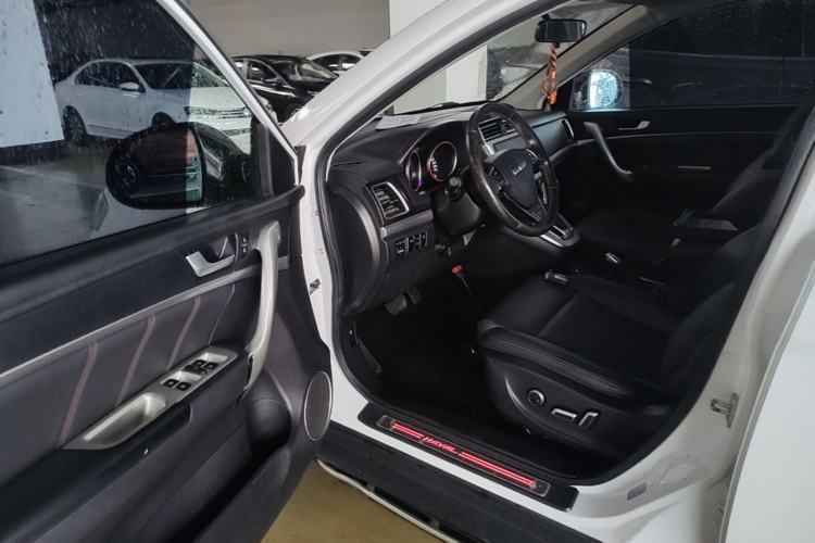 Used Haval H6 2015 Sport Edition 1.5T Automatic Two-Wheel Drive Luxury Model Driver Seat