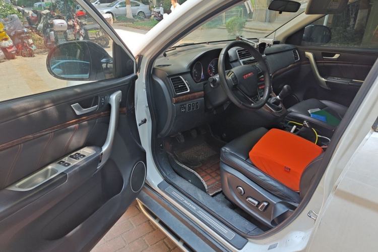 Used Haval H6 2015 Revised Version Sport Edition 1.5T Manual Transmission Two-Wheel Drive Elite Grade Driver Seat