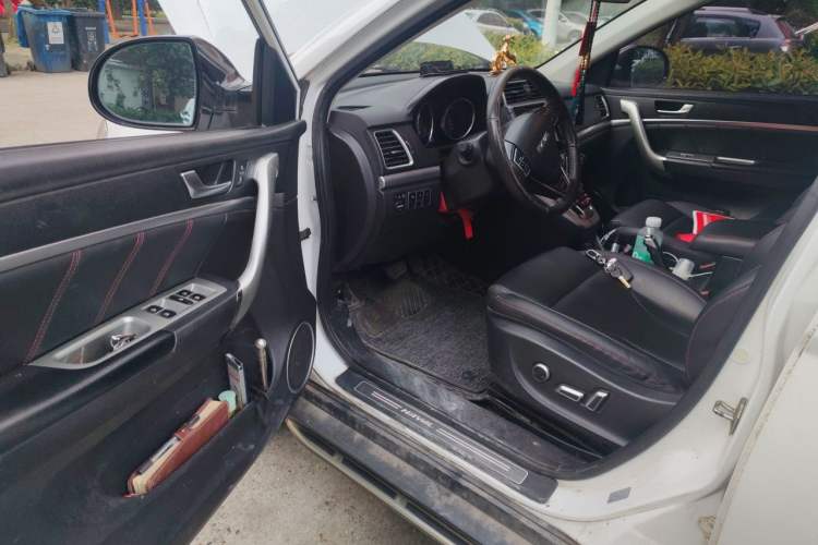 Used Haval H6 2015 Sport Edition 1.5T Automatic Two-Wheel Drive Luxury Model Driver Seat